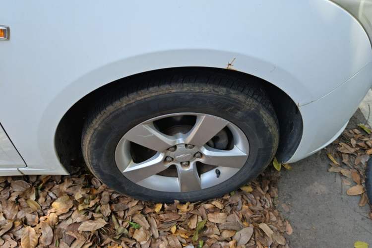 Used Chevrolet Cruze 2013 1.6L SE AT Right Front Wheel Hub