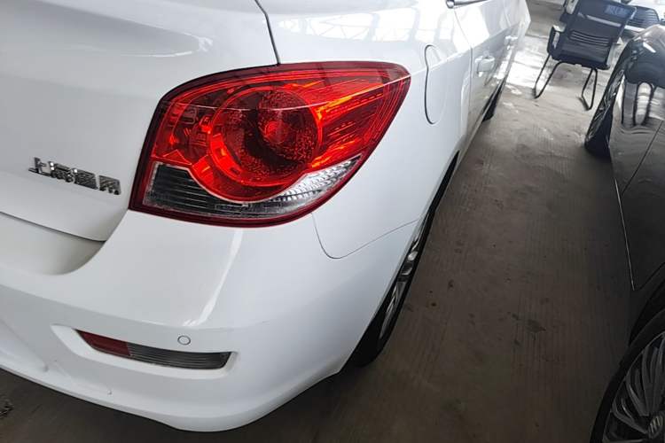 Used Chevrolet Cruze 2013 Hatchback 1.6L Automatic Luxury Model Right Rear Taillight