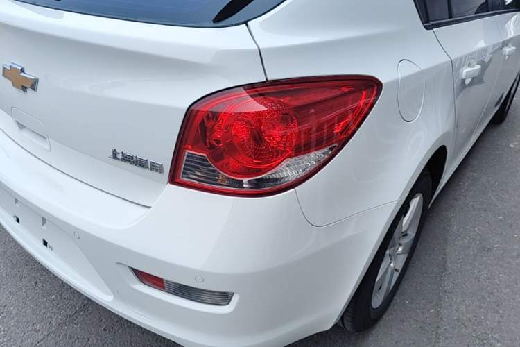 Used Chevrolet Cruze 2013 Hatchback 1.6L Automatic Luxury Model Right Rear Taillight
