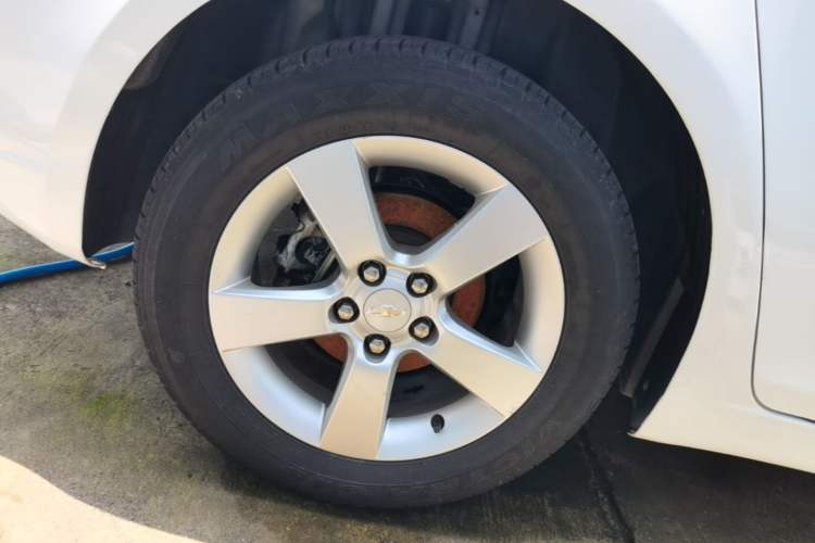 Used Chevrolet Cruze 2013 1.8L SE AT Right Rear Wheel Hub