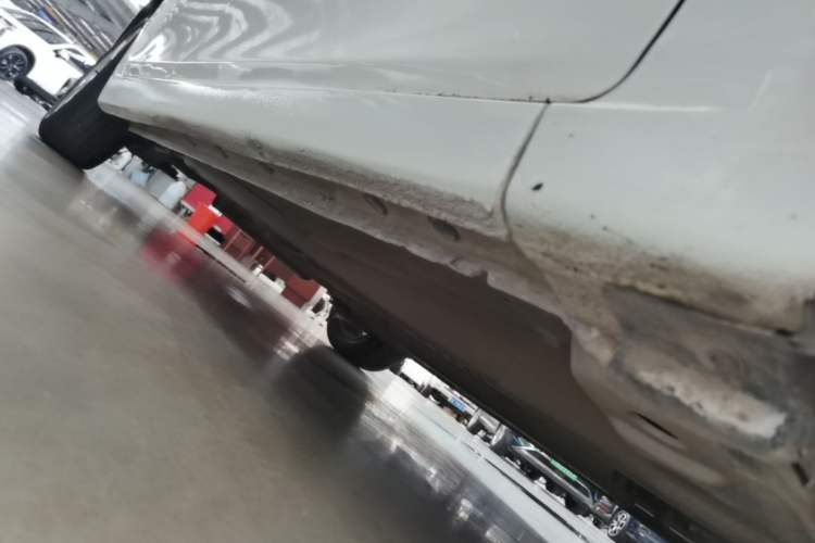 Used Chevrolet Cruze 2013 Hatchback 1.6L Automatic Luxury Model Right Side Sill