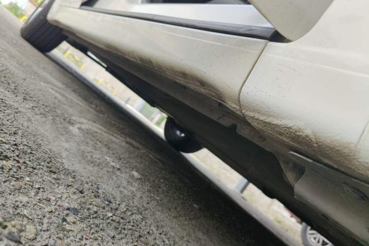 Used Chevrolet Cruze 2013 Hatchback 1.6T Automatic Flagship Model Right Side Sill