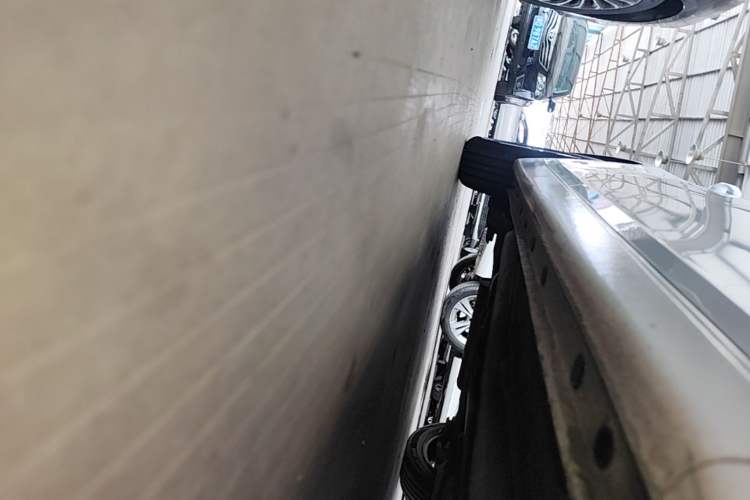 Used Chevrolet Cruze 2013 Hatchback 1.6L Automatic Luxury Model Right Side Sill