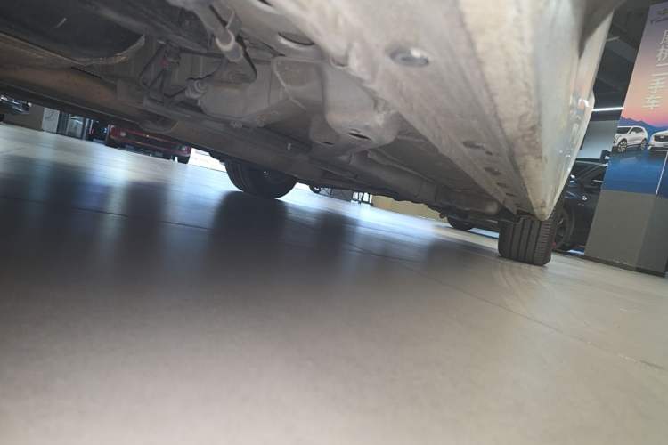 Used Chevrolet Cruze 2013 1.8L SE AT Right Side Sill