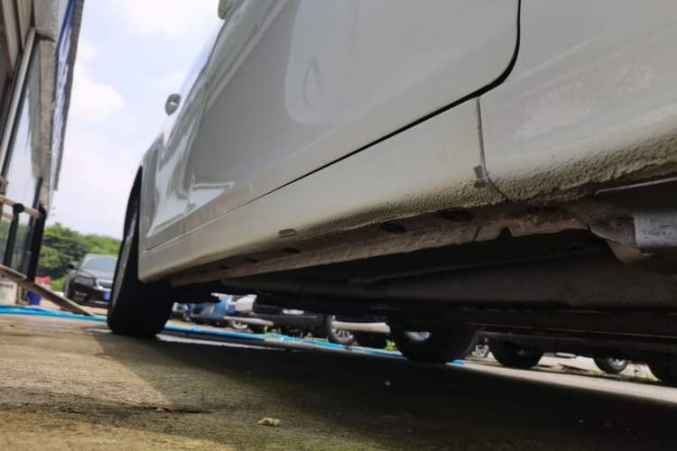 Used Chevrolet Cruze 2013 1.8L SE AT Right Side Sill