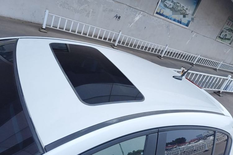 Used Chevrolet Cruze 2013 Hatchback 1.6L Automatic Luxury Model Roof
