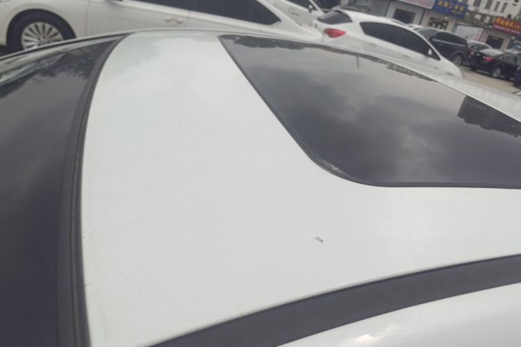 Used Chevrolet Cruze 2013 Hatchback 1.6L Manual Luxury Model Roof