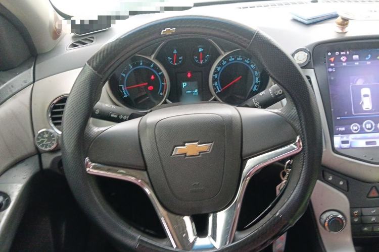 Used Chevrolet Cruze 2013 1.6L SL Sunroof Edition MT Steering Wheel