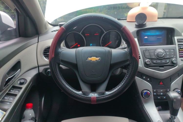 Used Chevrolet Cruze 2013 1.8L SE AT Steering Wheel