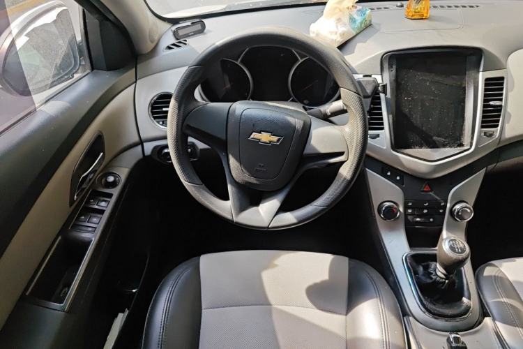 Used Chevrolet Cruze 2013 1.6L SL MT Steering Wheel