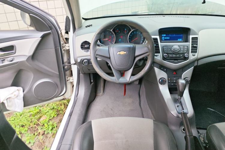 Used Chevrolet Cruze 2013 1.8L SE AT Steering Wheel
