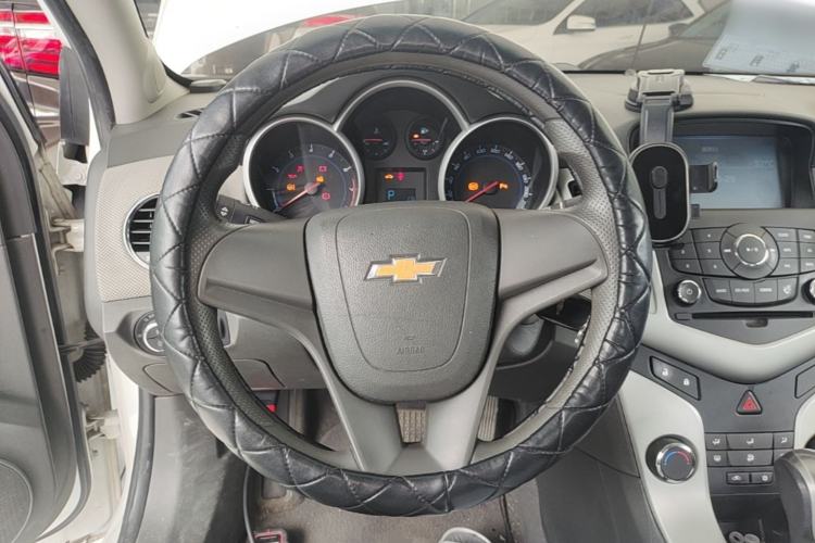 Used Chevrolet Cruze 2013 1.8L SE AT Steering Wheel