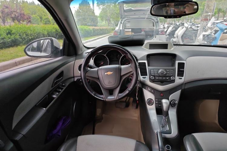 Used Chevrolet Cruze 2013 1.8L SE AT Steering Wheel