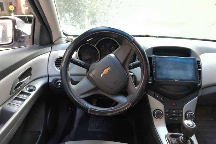 Used Chevrolet Cruze 2013 1.6L SL MT Steering Wheel