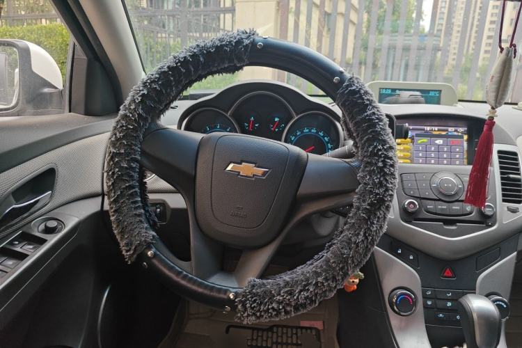 Used Chevrolet Cruze 2013 1.6L SE AT Steering Wheel