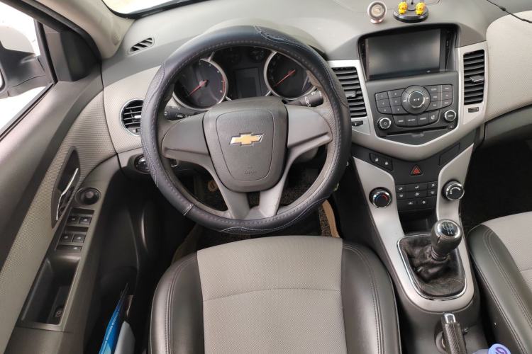 Used Chevrolet Cruze 2013 1.6L SE MT Steering Wheel