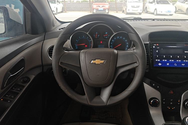 Used Chevrolet Cruze 2013 1.6L SL MT Steering Wheel