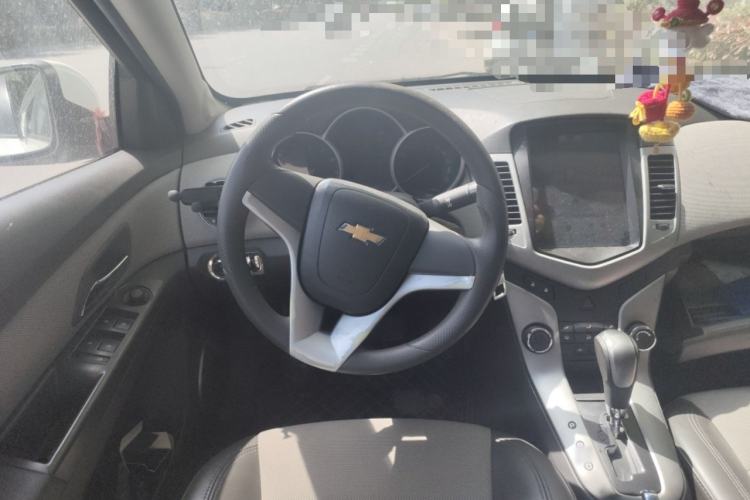 Used Chevrolet Cruze 2013 1.8L SE AT Steering Wheel