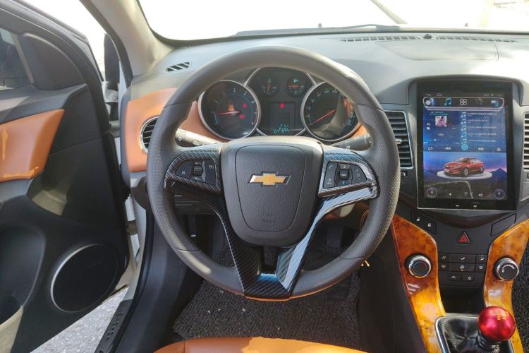 Used Chevrolet Cruze 2013 1.6L SE MT Steering Wheel