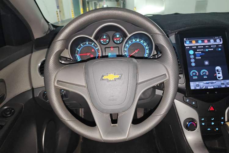Used Chevrolet Cruze 2013 1.8L SE WTCC Edition AT Steering Wheel