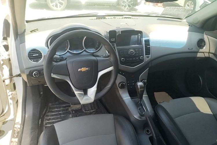 Used Chevrolet Cruze 2013 1.8L SE AT Steering Wheel