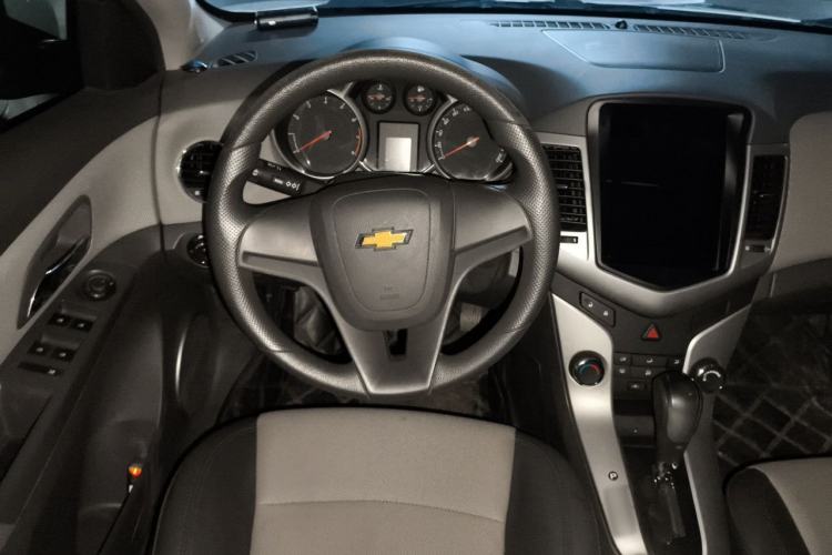 Used Chevrolet Cruze 2013 1.8L SE AT Steering Wheel