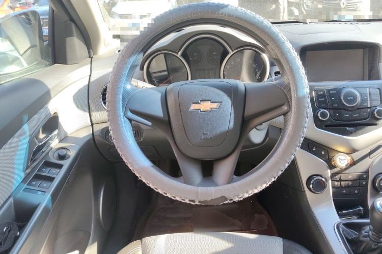 Used Chevrolet Cruze 2013 1.6L SE MT Steering Wheel