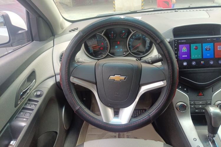 Used Chevrolet Cruze 2013 1.8L SE AT Steering Wheel