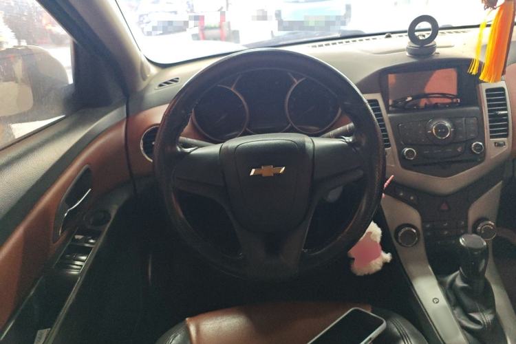 Used Chevrolet Cruze 2013 1.8L SE AT Steering Wheel