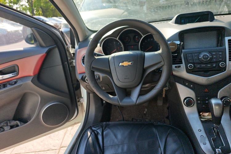 Used Chevrolet Cruze 2013 1.8L SE AT Steering Wheel