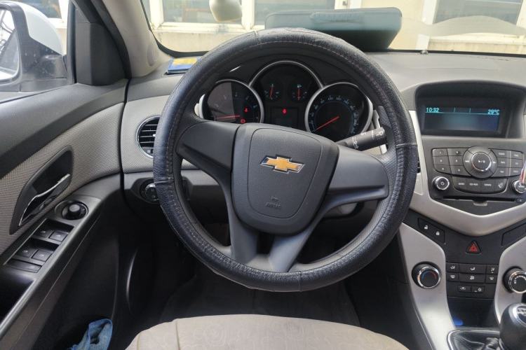 Used Chevrolet Cruze 2013 1.6L SE MT Steering Wheel