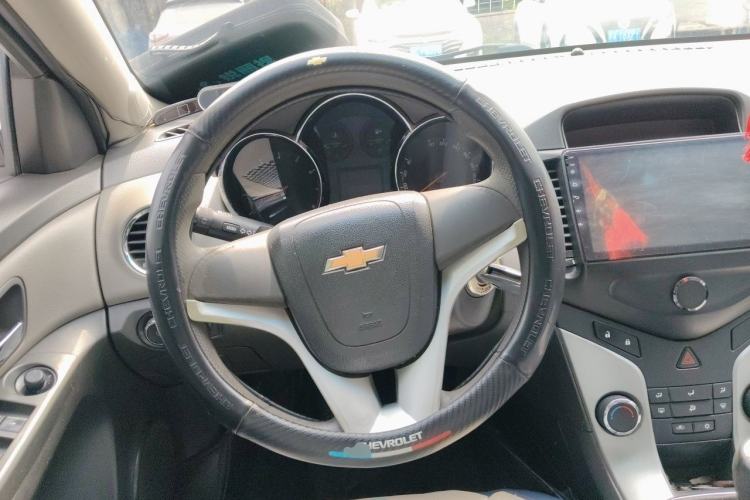 Used Chevrolet Cruze 2013 1.6L SL MT Steering Wheel