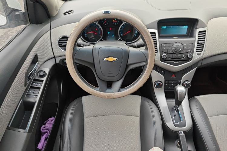 Used Chevrolet Cruze 2013 1.8L SE AT Steering Wheel