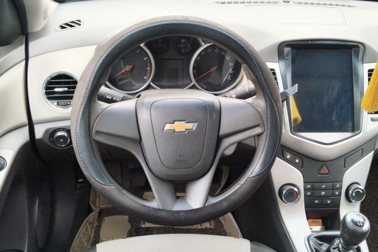 Used Chevrolet Cruze 2013 1.6L SL MT Steering Wheel