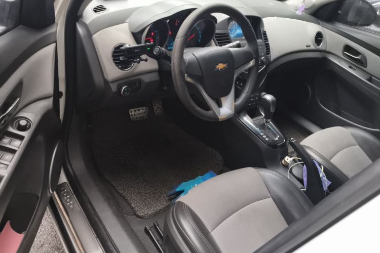Used Chevrolet Cruze 2013 1.8L SE AT Steering Wheel