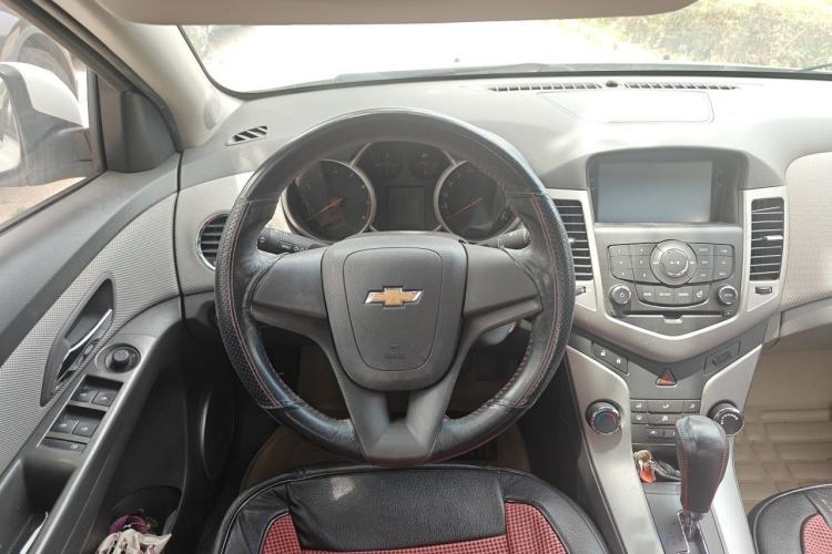 Used Chevrolet Cruze 2013 1.8L SE AT Steering Wheel