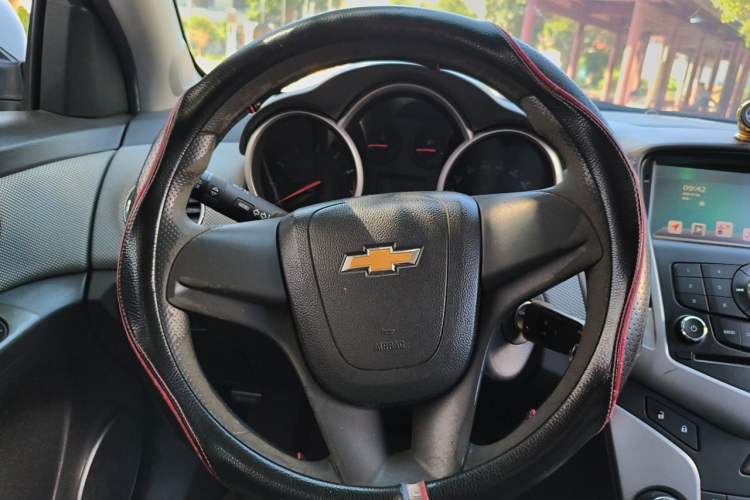 Used Chevrolet Cruze 2013 1.8L SE AT Steering Wheel