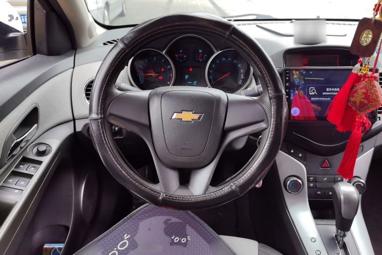 Used Chevrolet Cruze 2013 1.6L SE AT Steering Wheel
