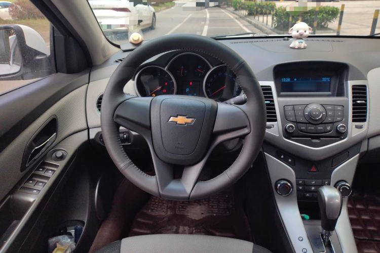 Used Chevrolet Cruze 2013 1.8L SE AT Steering Wheel