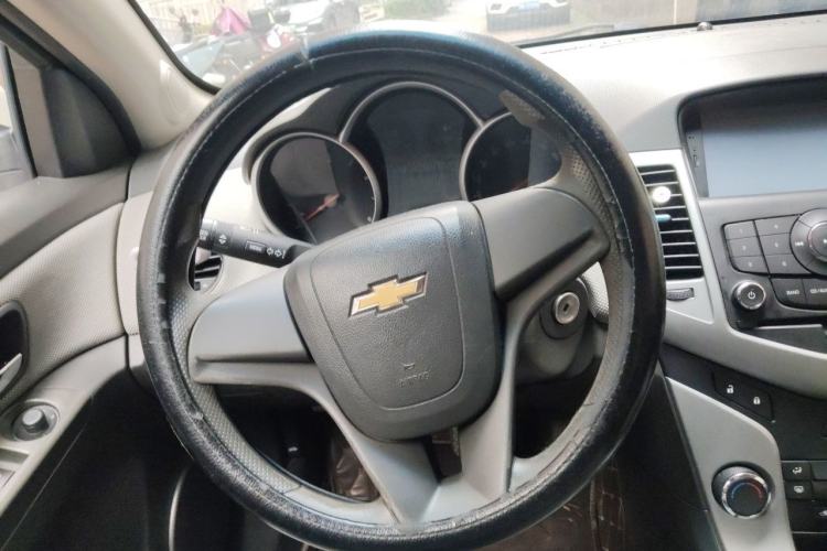 Used Chevrolet Cruze 2013 1.8L SE AT Steering Wheel