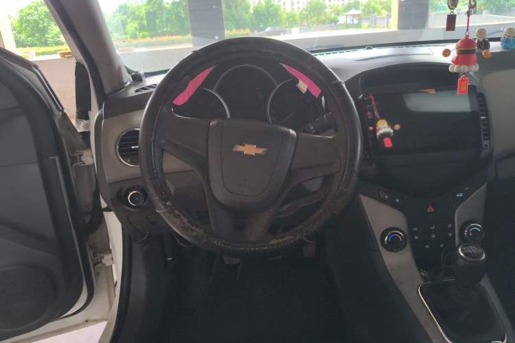 Used Chevrolet Cruze 2013 1.6L SL MT Steering Wheel