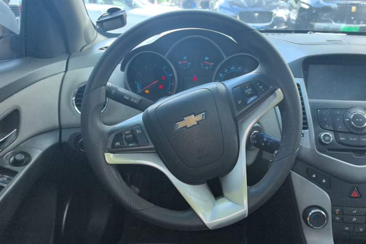 Used Chevrolet Cruze 2013 1.6L SL Grand Edition Manual Transmission Steering Wheel