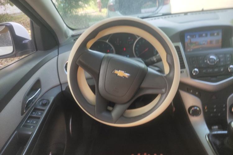 Used Chevrolet Cruze 2013 1.6L SE MT Steering Wheel