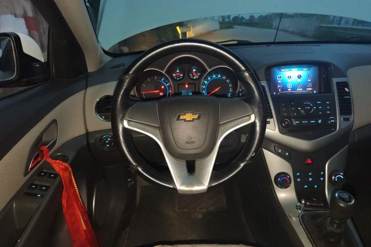 Used Chevrolet Cruze 2013 1.6L SE MT Steering Wheel
