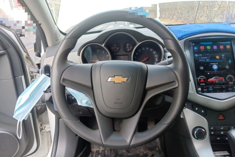 Used Chevrolet Cruze 2013 1.6L SE AT Steering Wheel