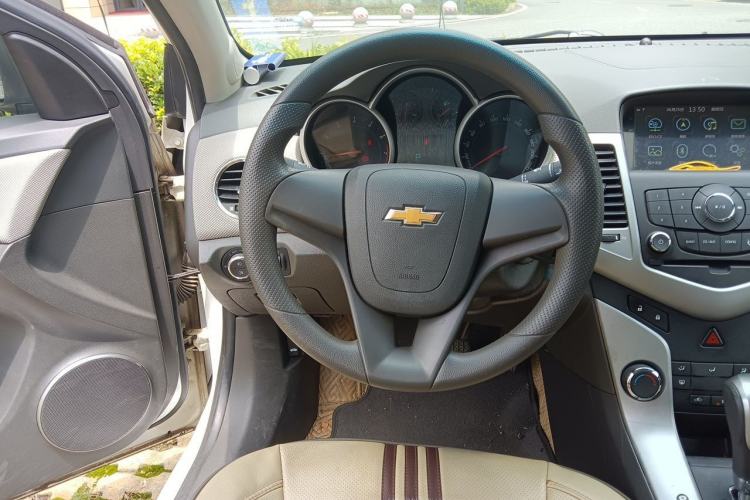 Used Chevrolet Cruze 2013 1.8L SE AT Steering Wheel