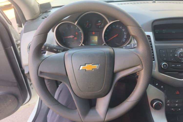 Used Chevrolet Cruze 2013 1.6L SL MT Steering Wheel