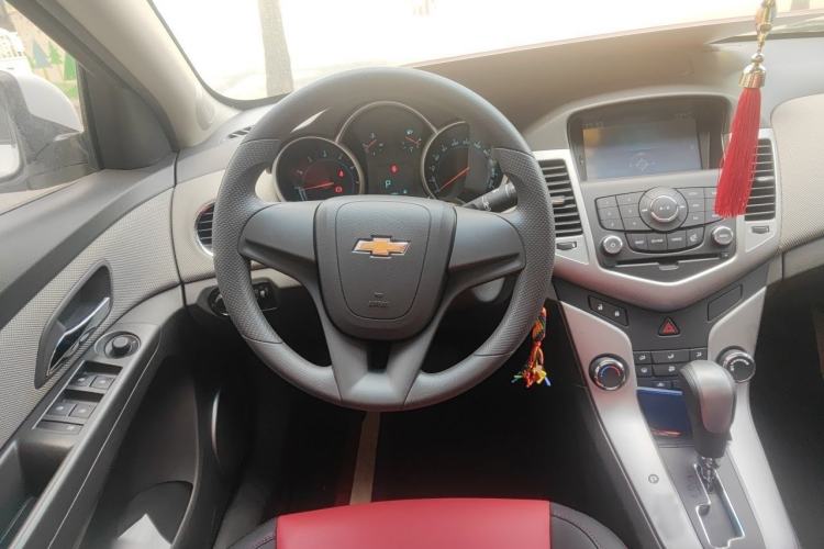 Used Chevrolet Cruze 2013 1.8L SE AT Steering Wheel