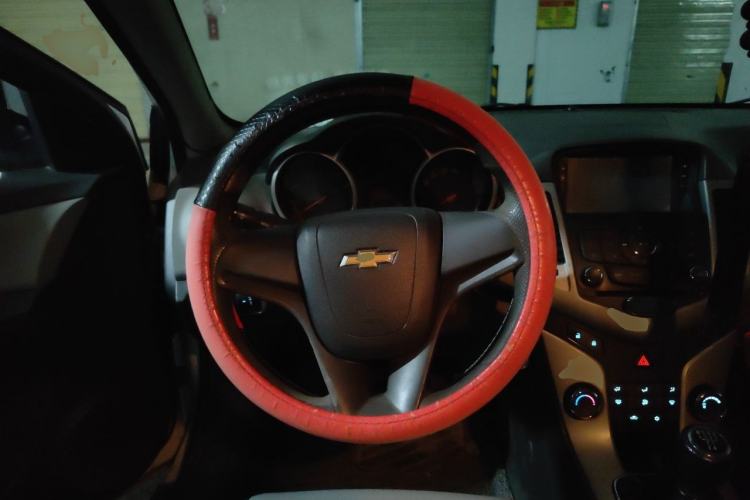 Used Chevrolet Cruze 2013 1.6L SE MT Steering Wheel