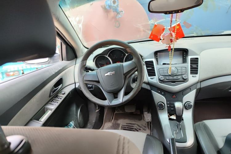 Used Chevrolet Cruze 2013 1.8L SE AT Steering Wheel